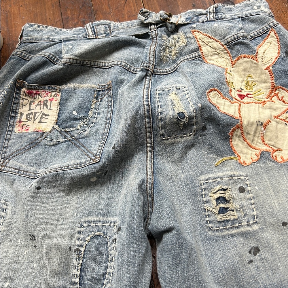 Magnolia Pearl Distressed Blue Jeans with Patchwork - Picture 4 of 6